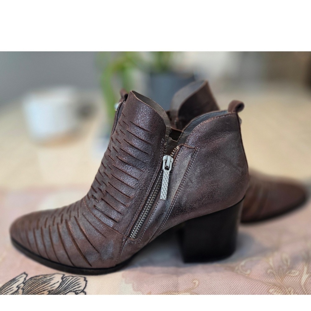 Donald Pliner Women's Elton Ankle Boots Brown Leather Side Zip‎ Block Heel 9M